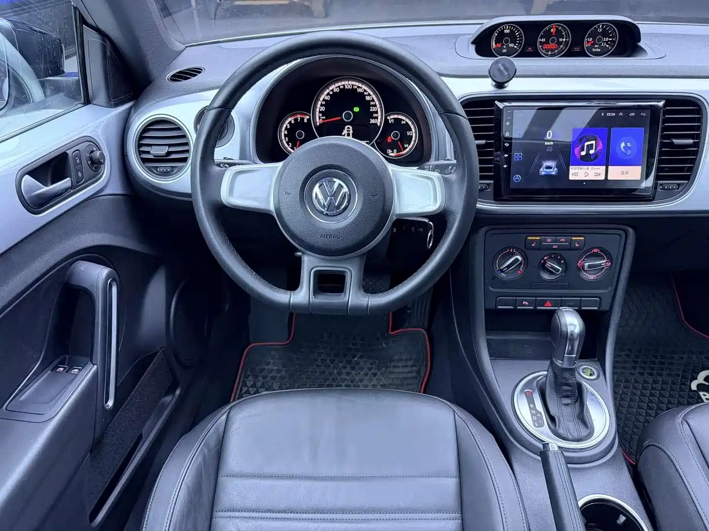 Volkswagen Beetle 2013 1.4TSI Comfort фото 15