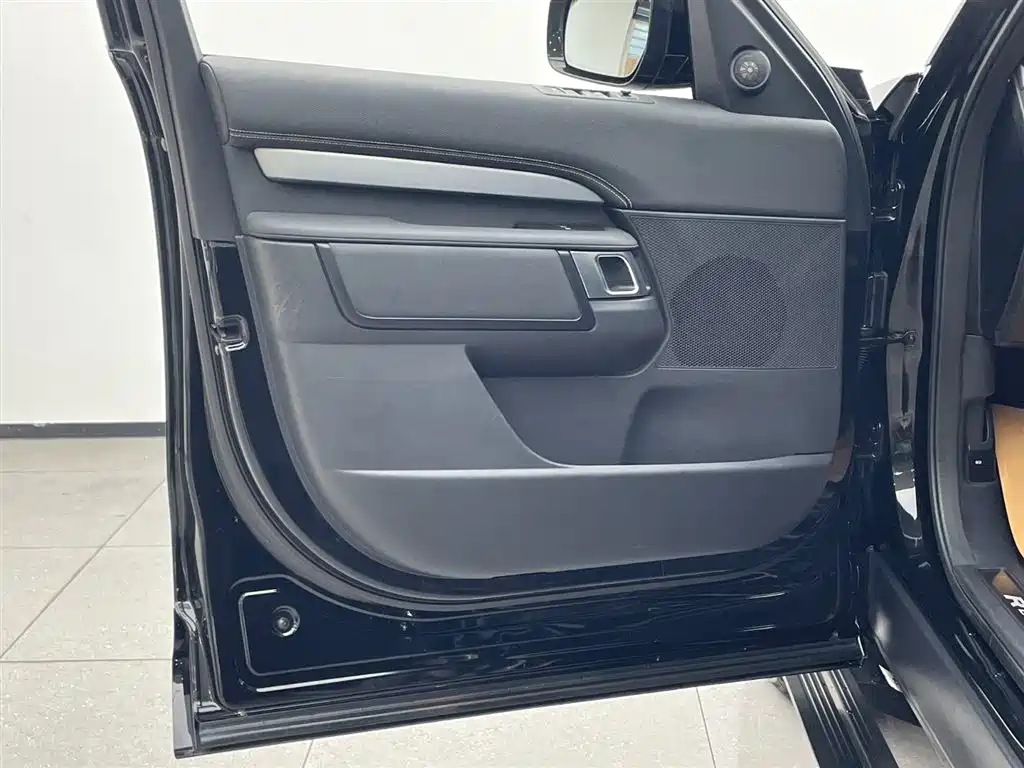 Land Rover Discovery 2021 360PS R-Dynamic S фото 9