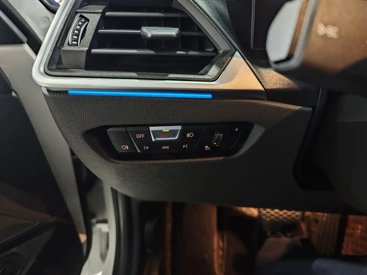 BMW 3 Series 2023 325Li M Sport Black Night Package фото 4