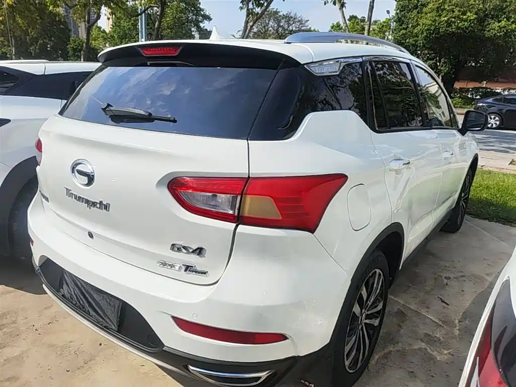 GAC Trumpchi Trumpchi GS4 2016 235T G-DCT Luxury Edition фото 7