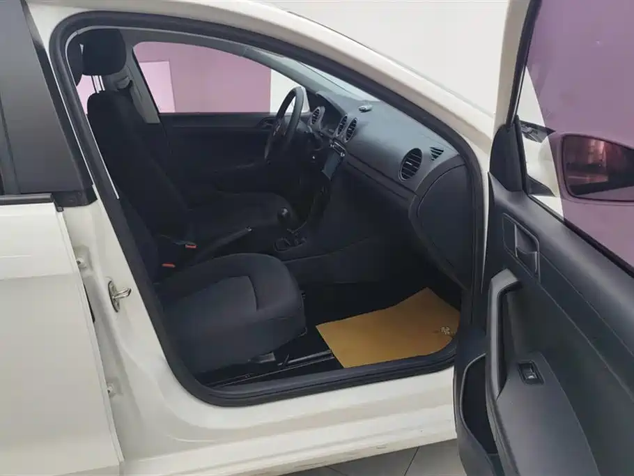 Volkswagen Jetta 2015 Value Edition 1.6L Manual Fashion фото 8