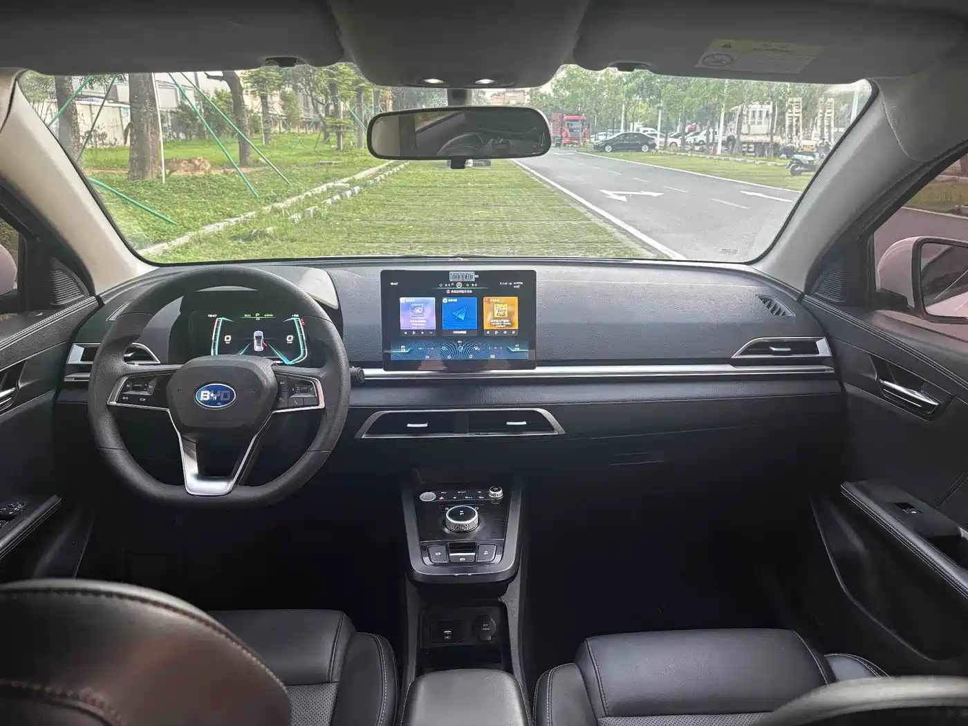 BYD e2 2021 Leading Comfort Edition фото 9