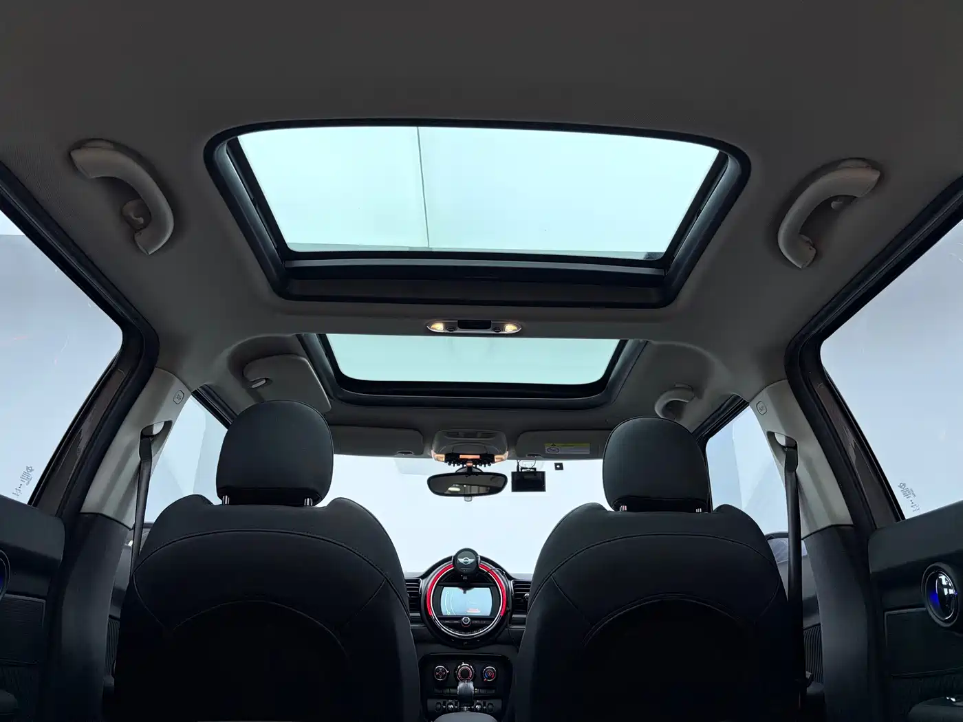 Фото 9 - MINI CLUBMAN
