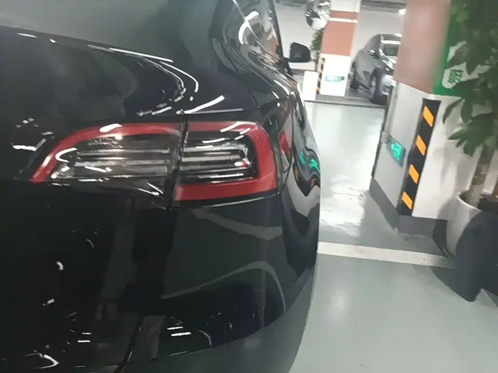 Фото 8 - Tesla Model Y