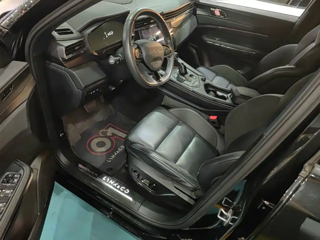 Lynk & Co 01 EM-P 2022 2021 1.5TD PHEV Halo