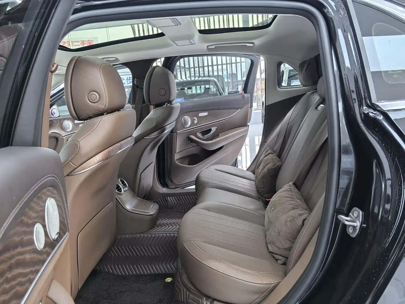 MERCEDES-BENZ E CLASS