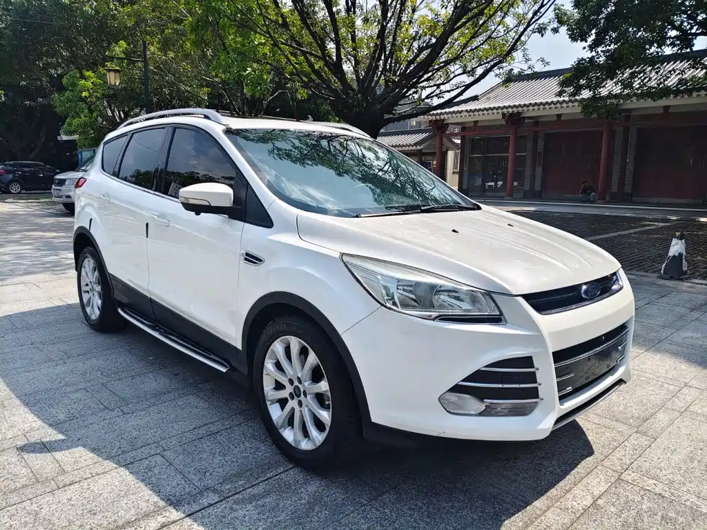 Фото 2 - Ford Kuga