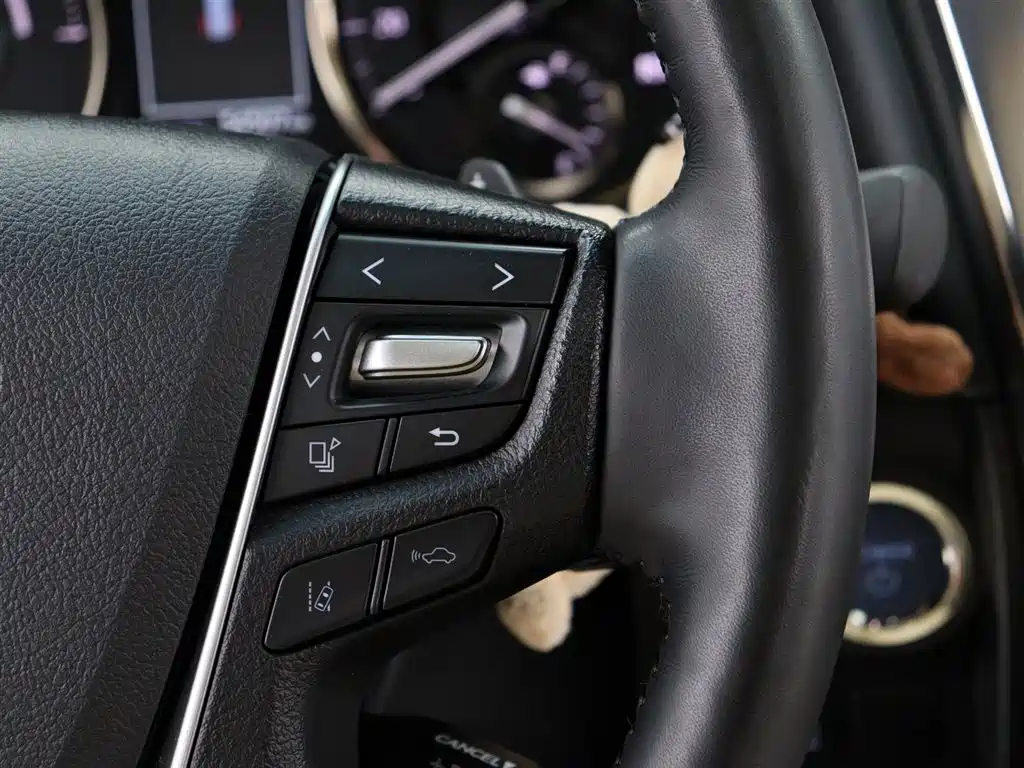 Toyota Alphard 2023 Dual Hybrid 2.5L Ultimate Gold Edition фото 19