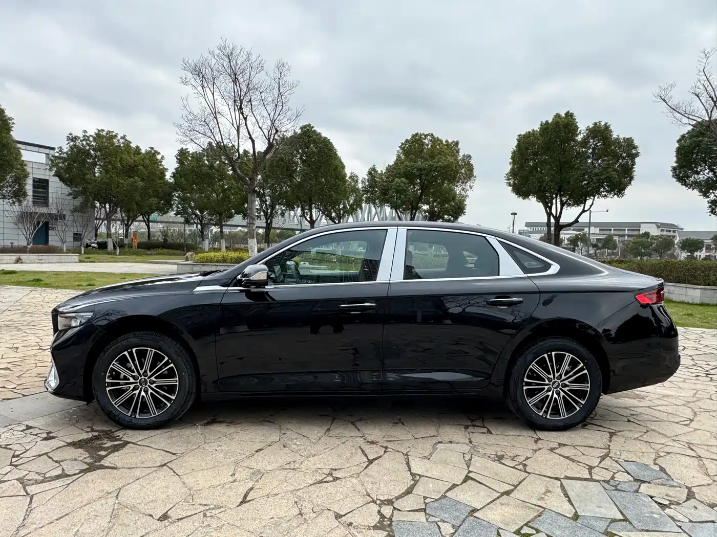 GEELY AUTOMOBILE XINGRUI