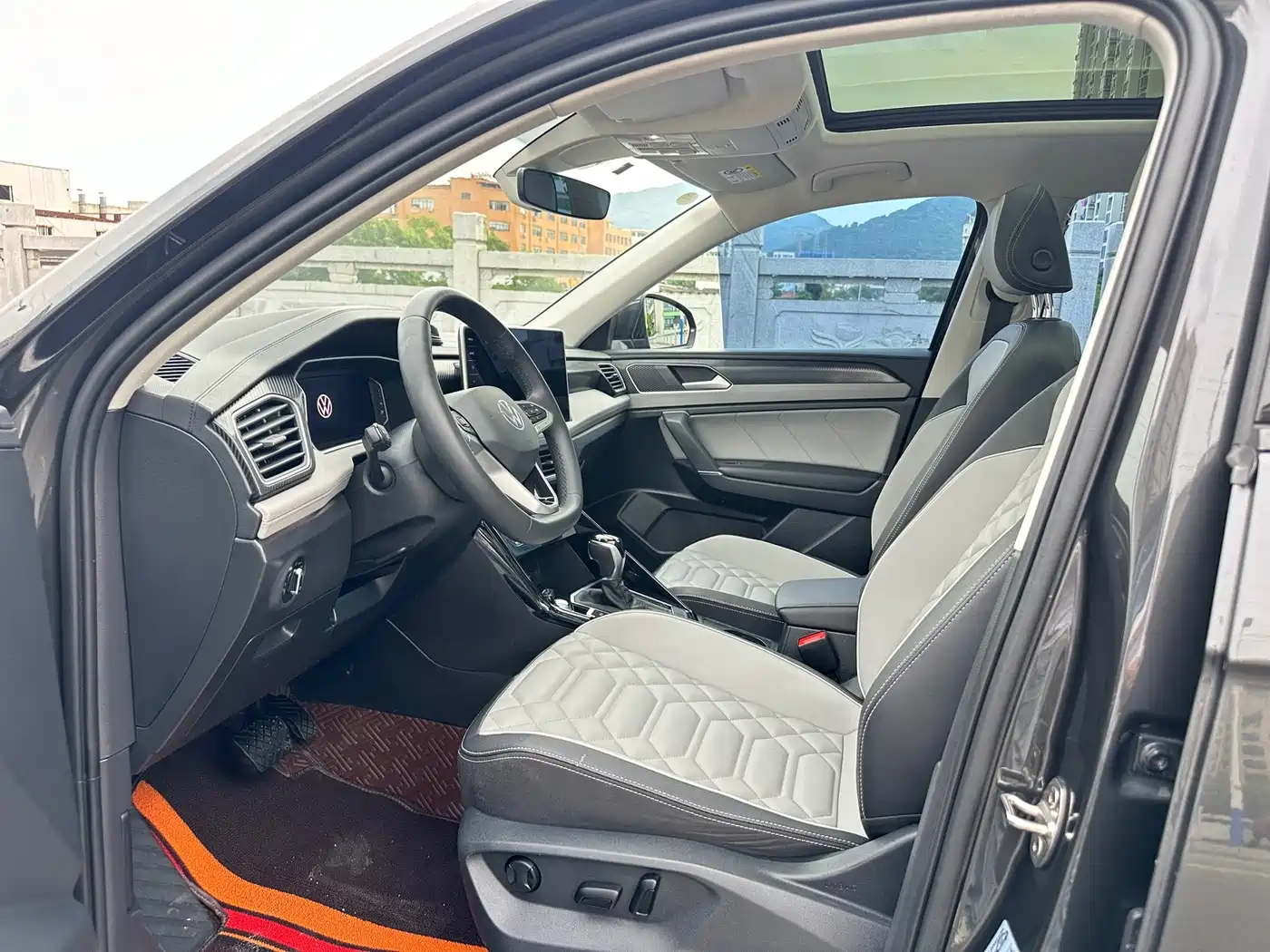 Volkswagen Tayron 2023 330TSI 2WD Luxury Plus Advanced Edition фото 8