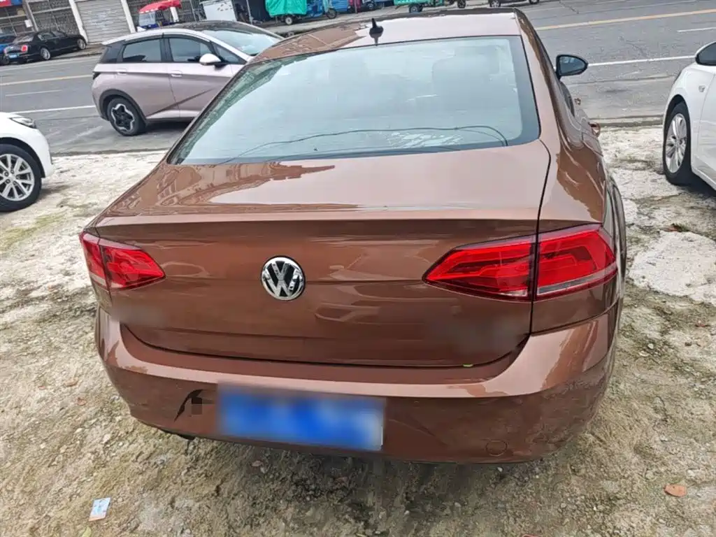Volkswagen Lamando 2017 230TSI DSG Trend Edition фото 6