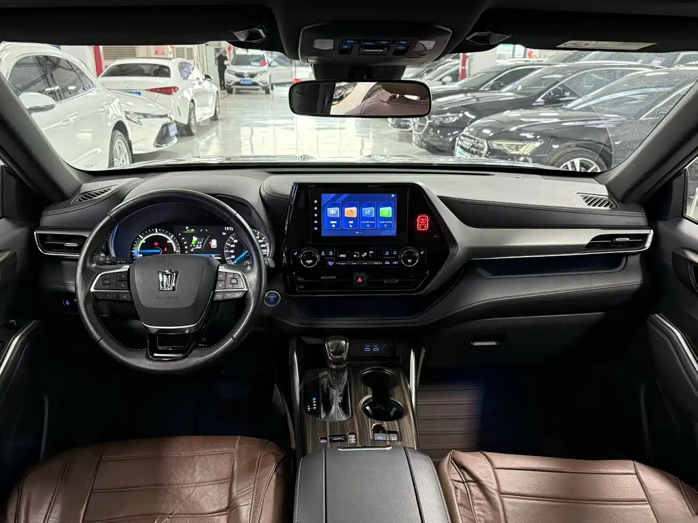 Toyota Crown Kluger 2022 2.5L HEV 4WD Luxury Edition фото 9