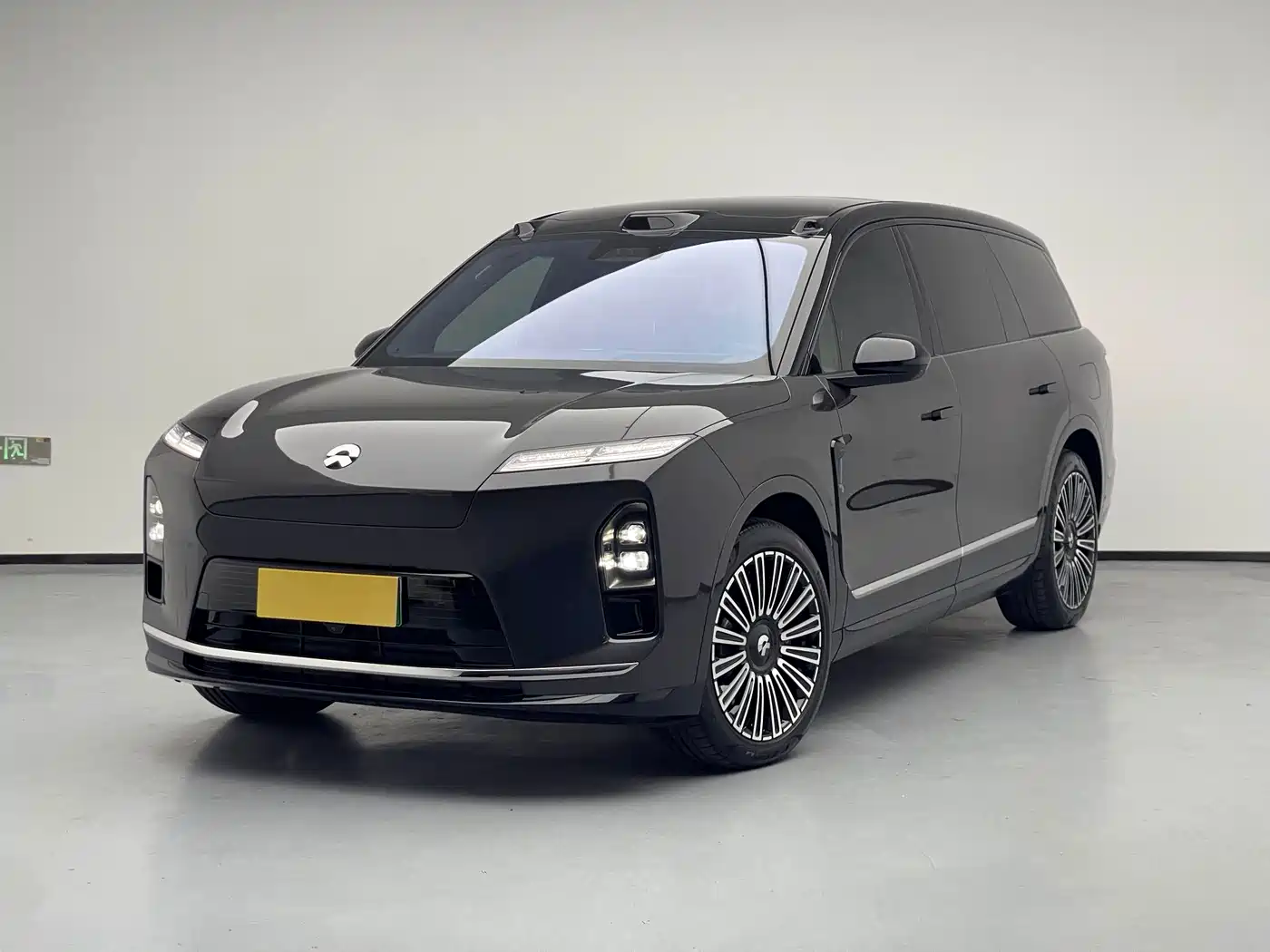 Nio ES8