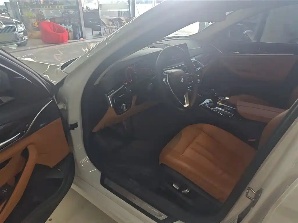 BMW 5 Series 2018 528Li Launch Special Edition фото 12
