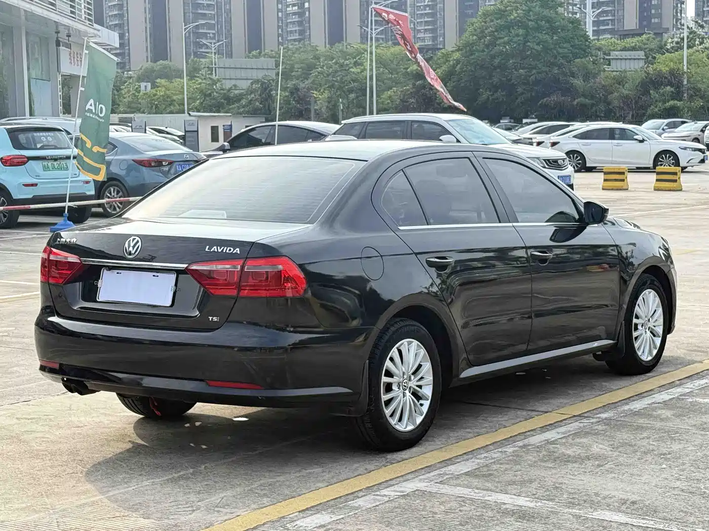 Volkswagen Lavida 2013 Facelift 1.4TSI DSG Luxury фото 7