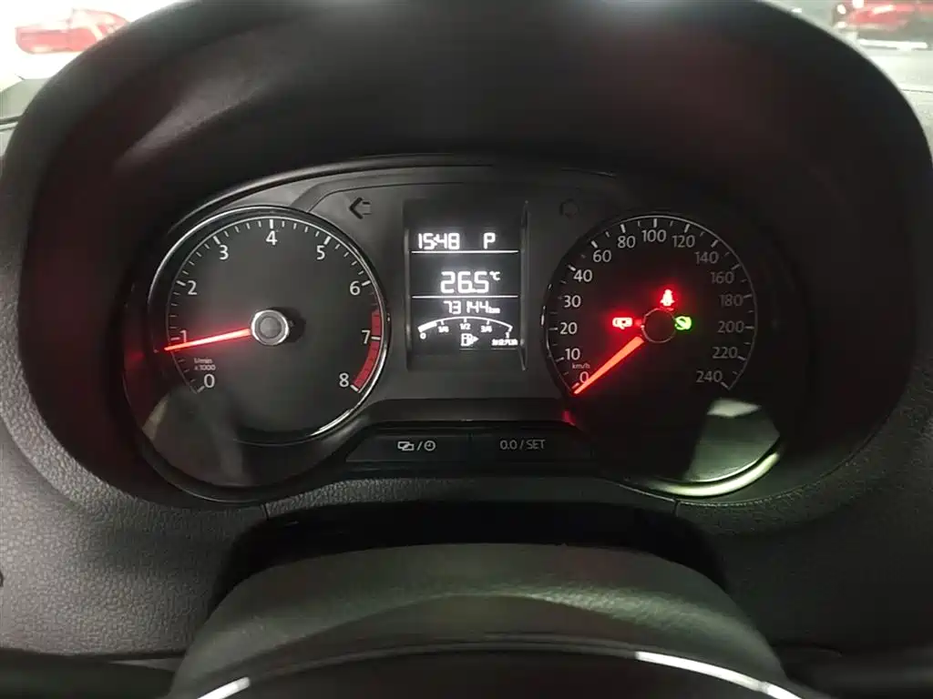 Volkswagen Polo 2016 1.4L Automatic Trend фото 17
