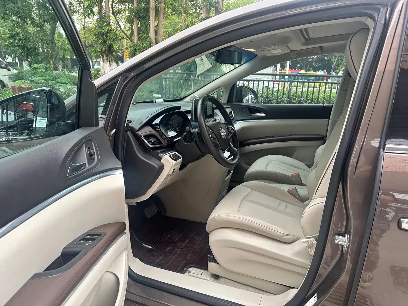 Buick GL8 2021 Land Business Class 652T Luxury фото 8