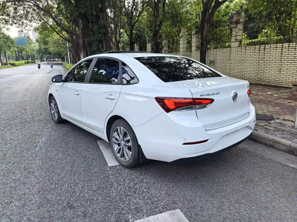 Фото 10 - Buick Excelle
