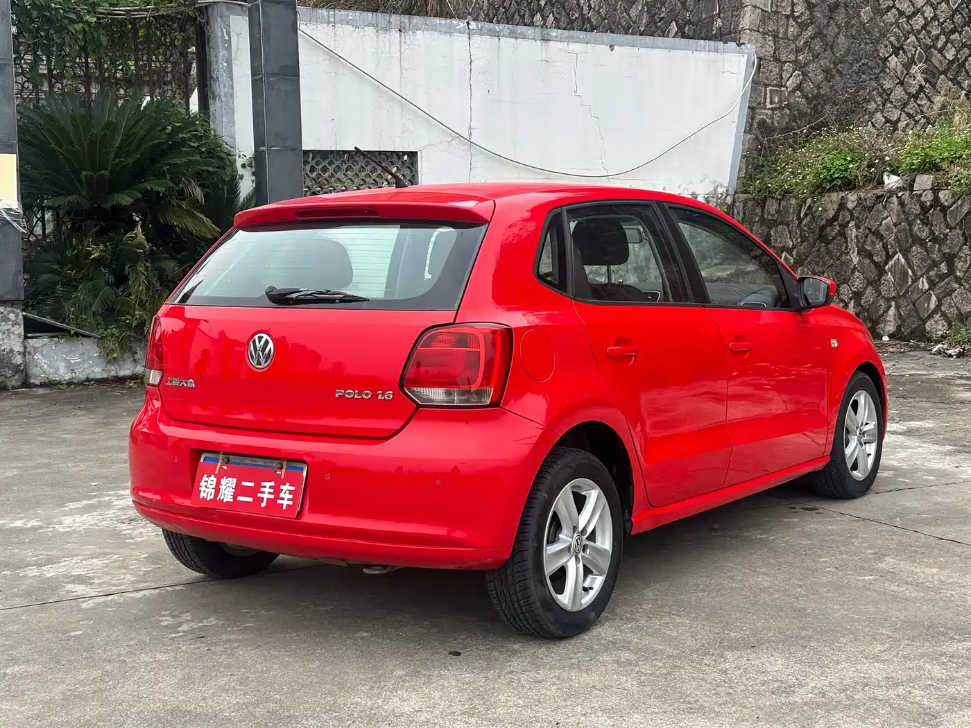 Volkswagen Polo 2011 1.6L Automatic Style Edition фото 22