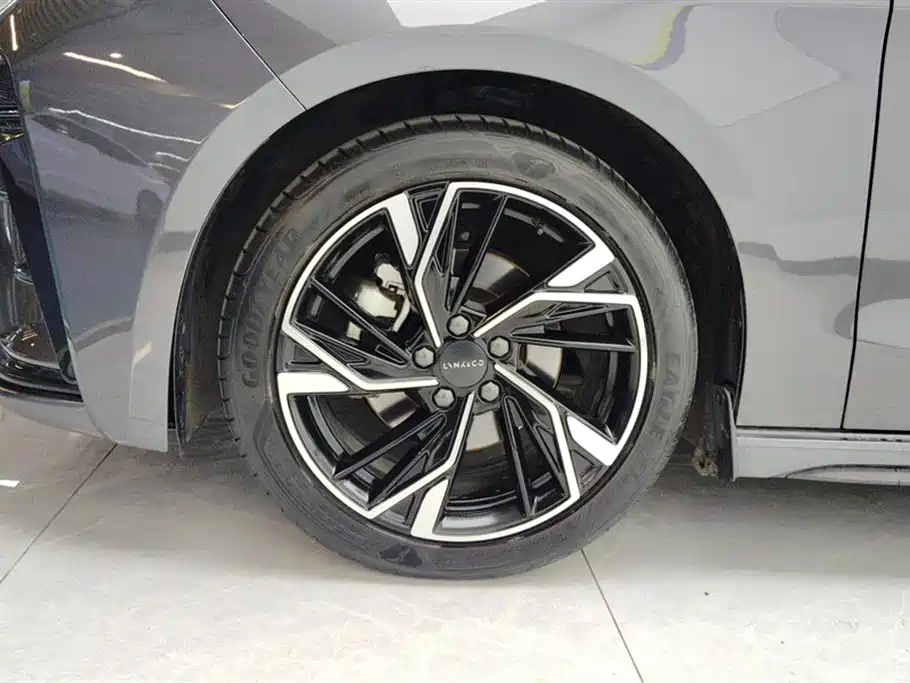 Lynk & Co 03 2023 1.5TD DCT Power Pro фото 6