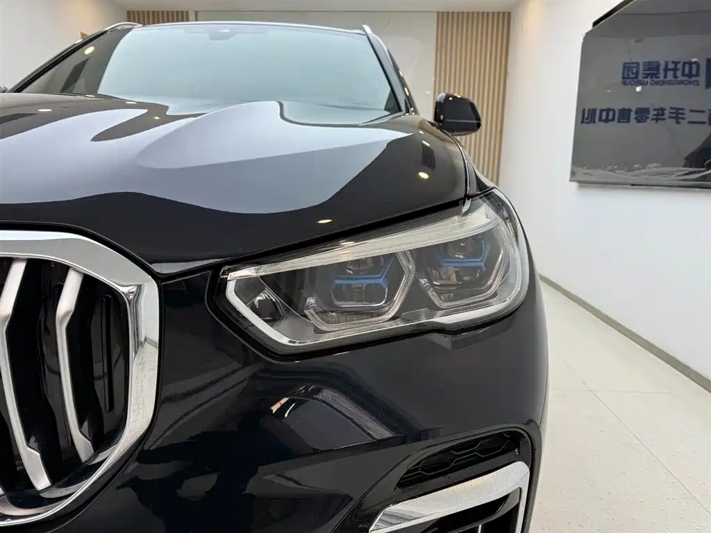 BMW X5 2022 Model xDrive 40Li M Sport Package фото 7