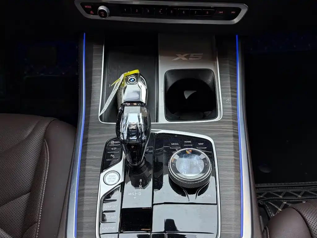 BMW X5 2022 Model xDrive 40Li M Sport Package фото 16