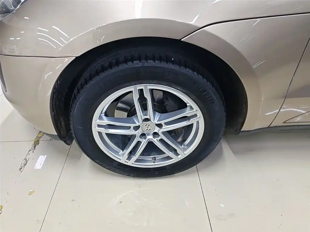 Porsche Macan 2017 Macan 2.0T фото 23