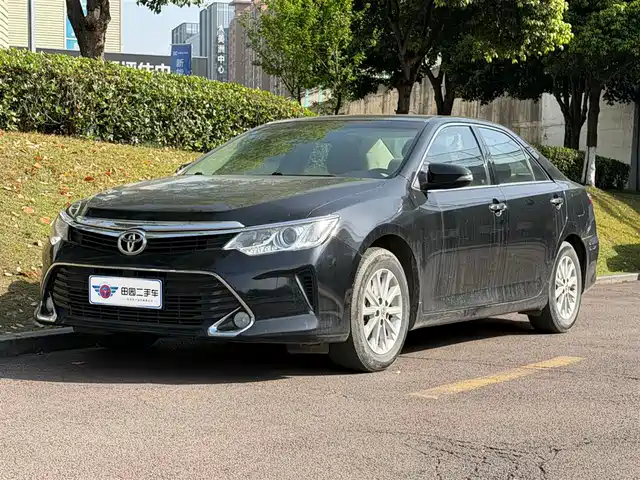 TOYOTA CAMRY