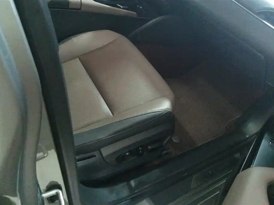 Lexus ES 2022 300h Ultimate Edition фото 8