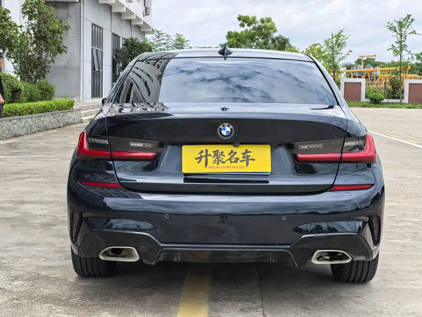 Photo 8 - BMW 3 Series