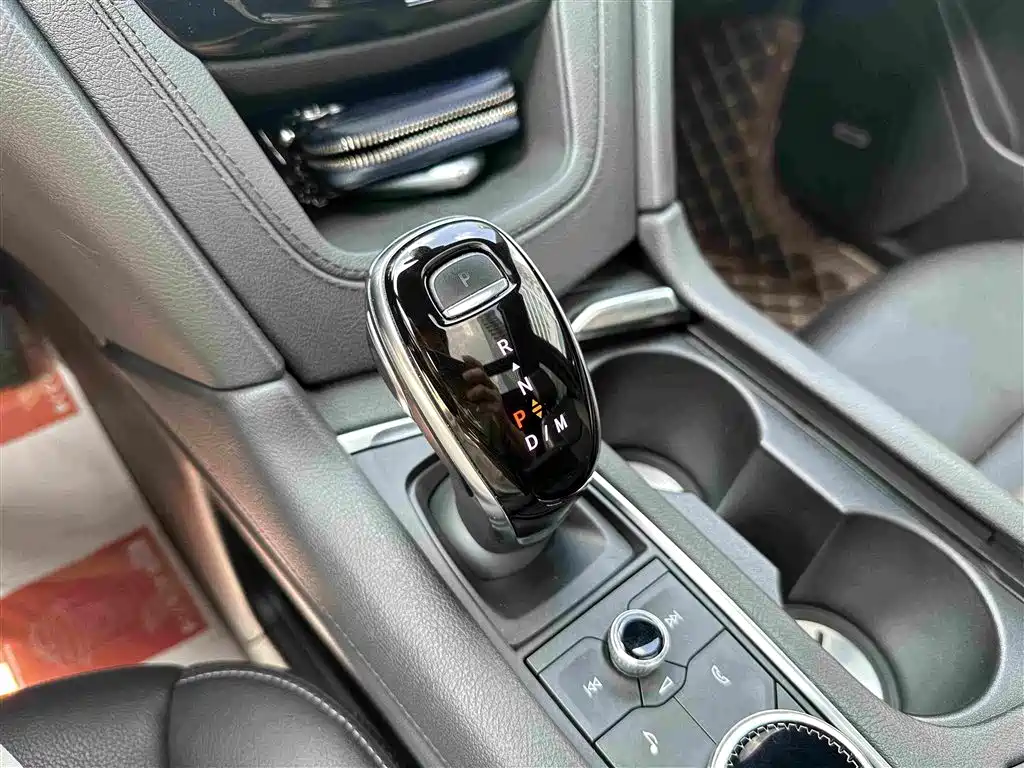 Photo 14 - Cadillac XT5