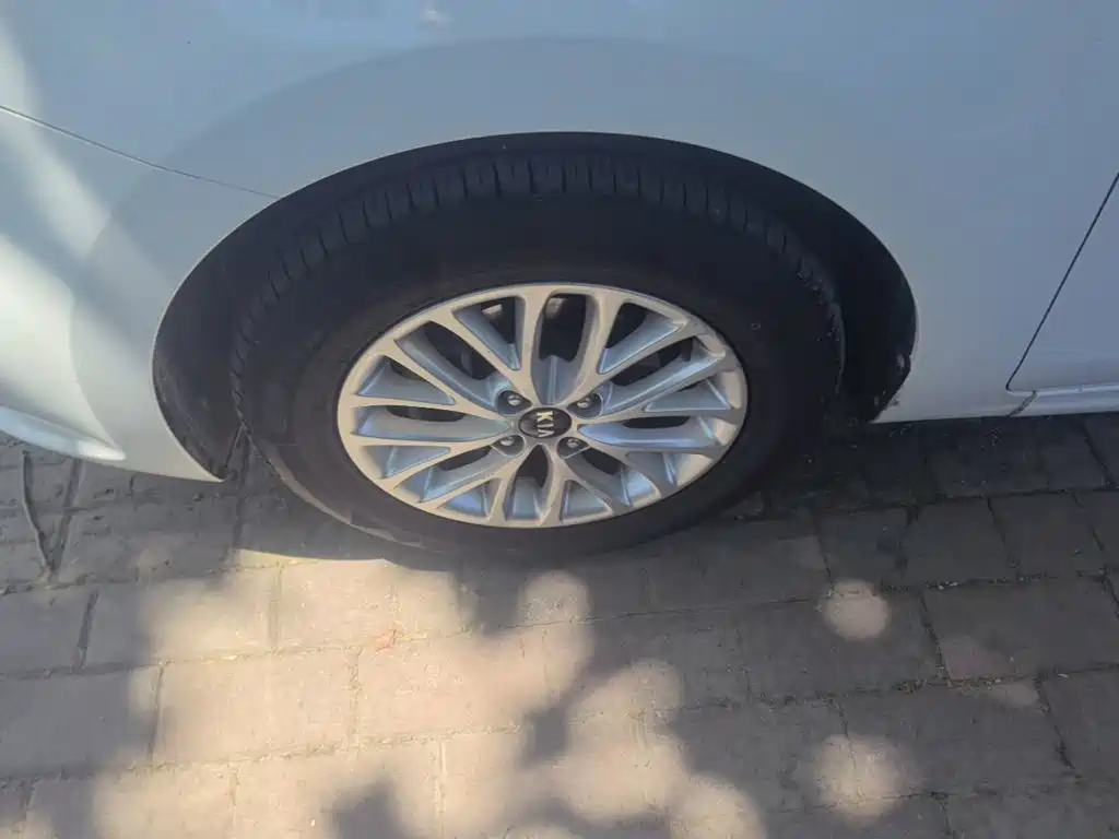 Kia K2 2017 2017 Sedan 1.4L AT GLS