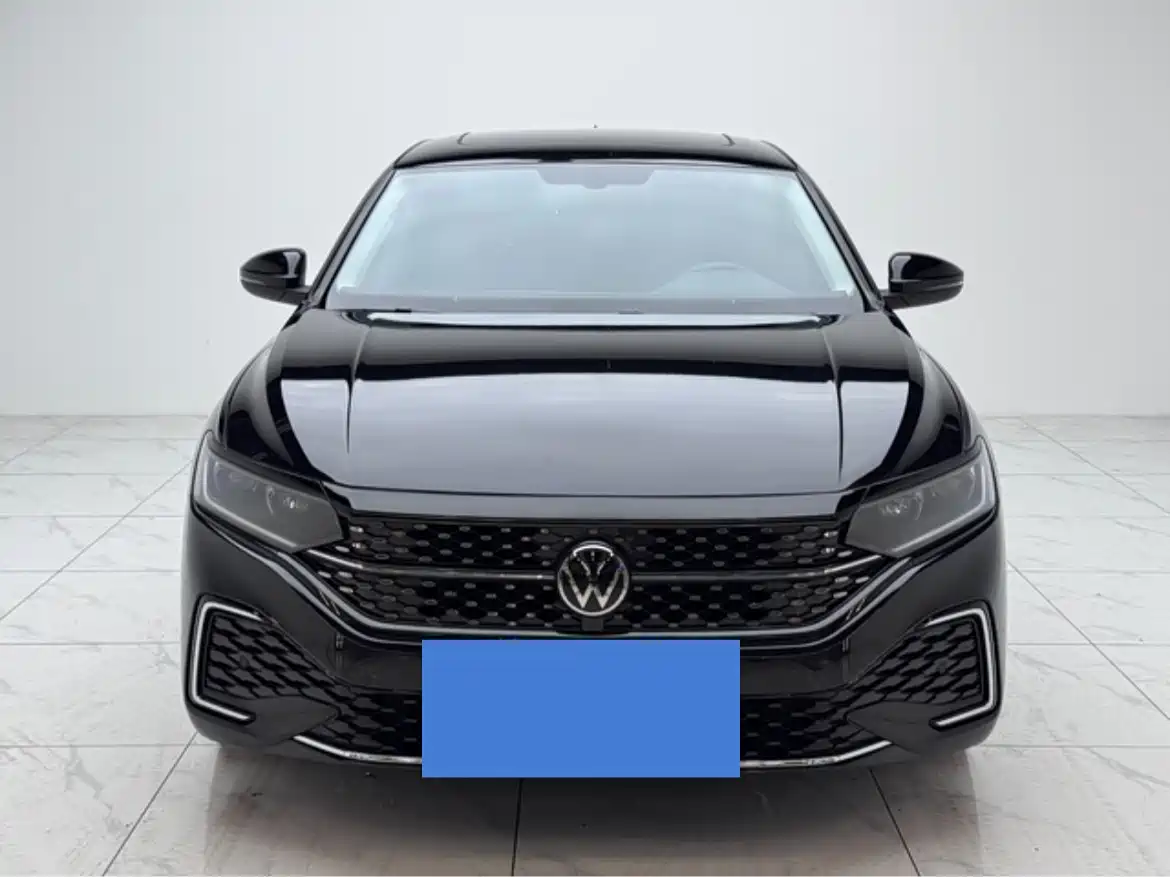 Volkswagen Passat 2025 Outstanding 330TSI Starlight Elite Edition фото 2