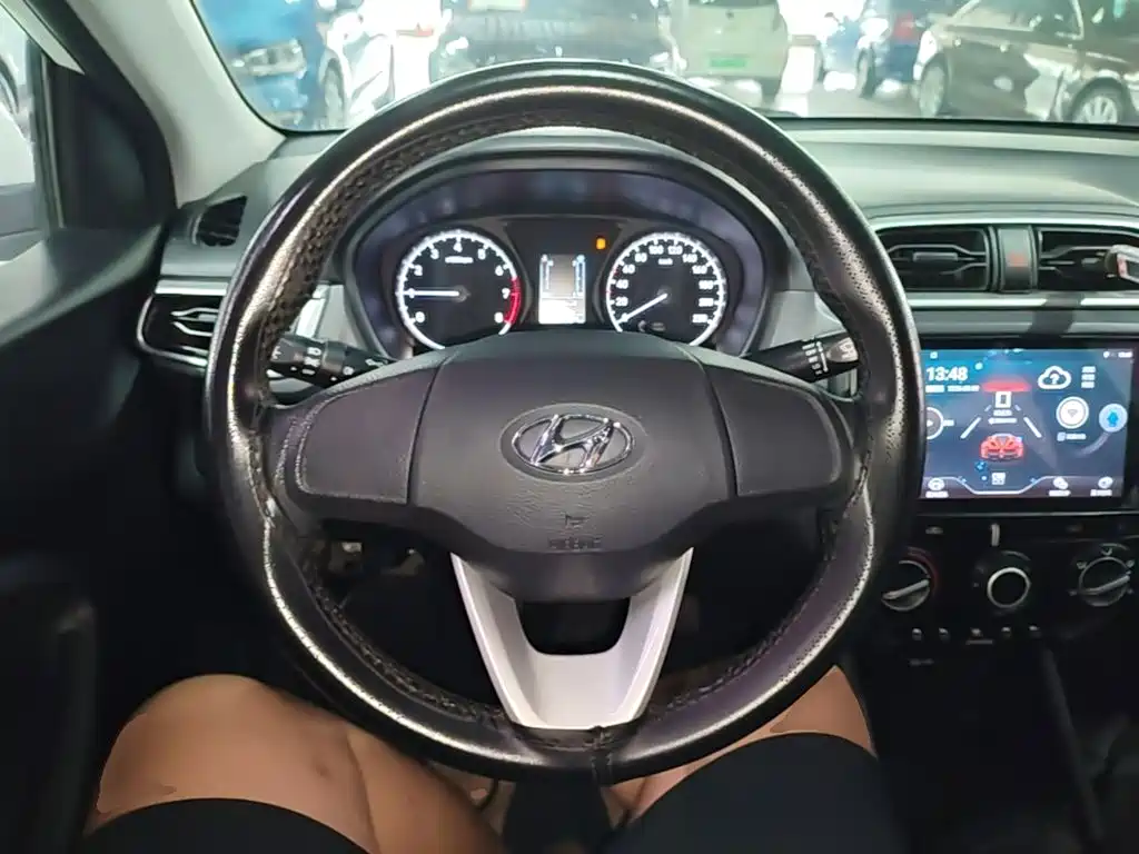 Фото 11 - Hyundai Verna