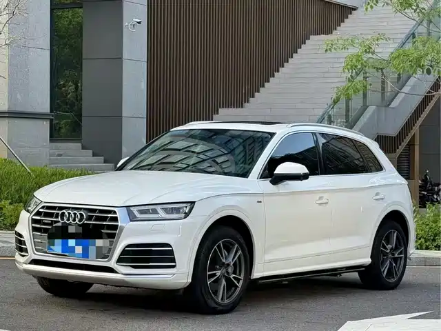 Audi Q5L 40 TFSI, Стиль