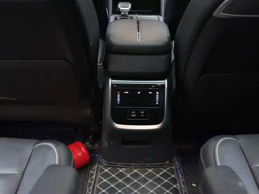 Hongqi HS7 PHEV 2024 2.0T PHEV 4WD Flagship Edition 6-seater фото 20