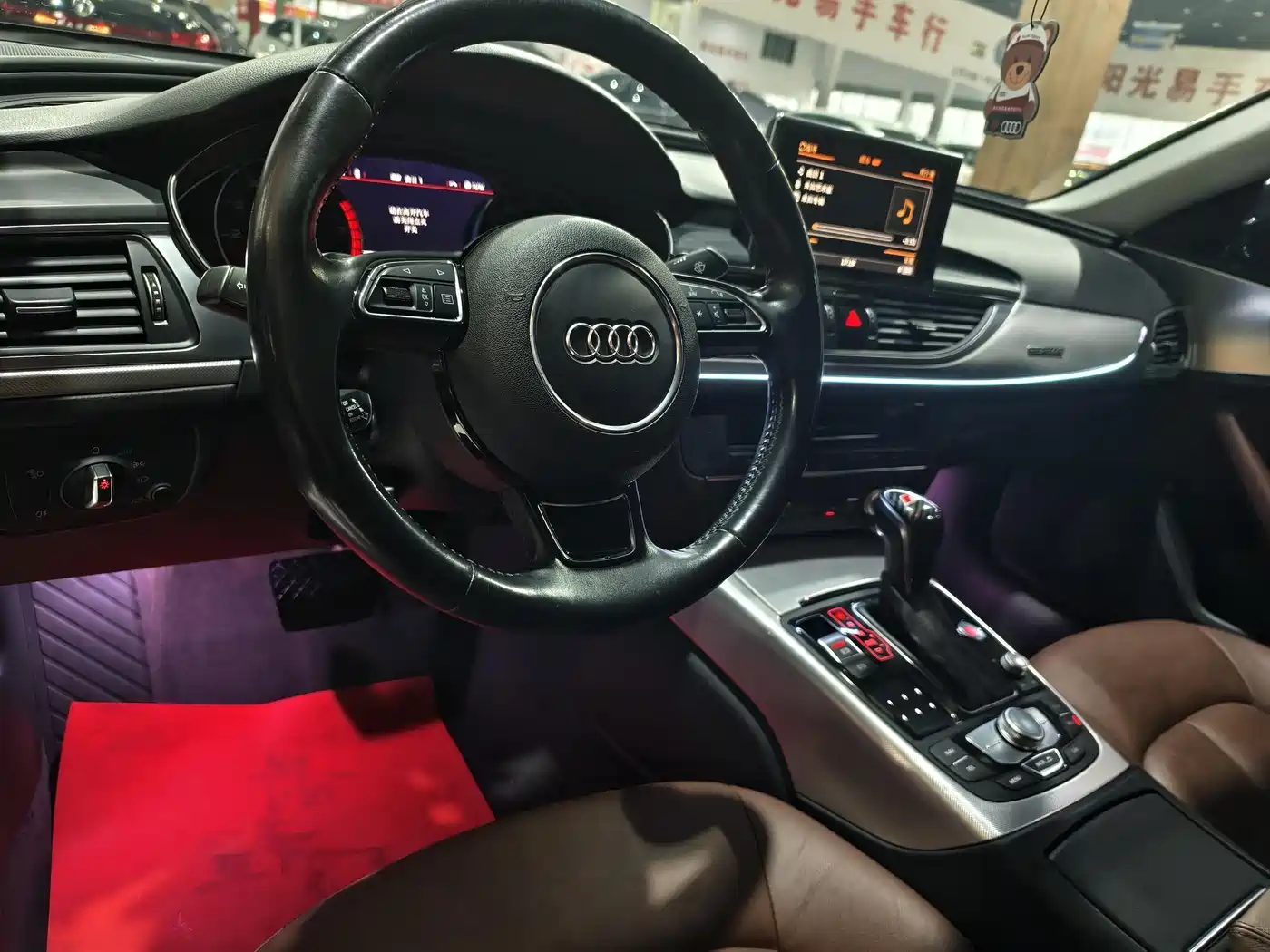 Фото 7 - Audi A6L