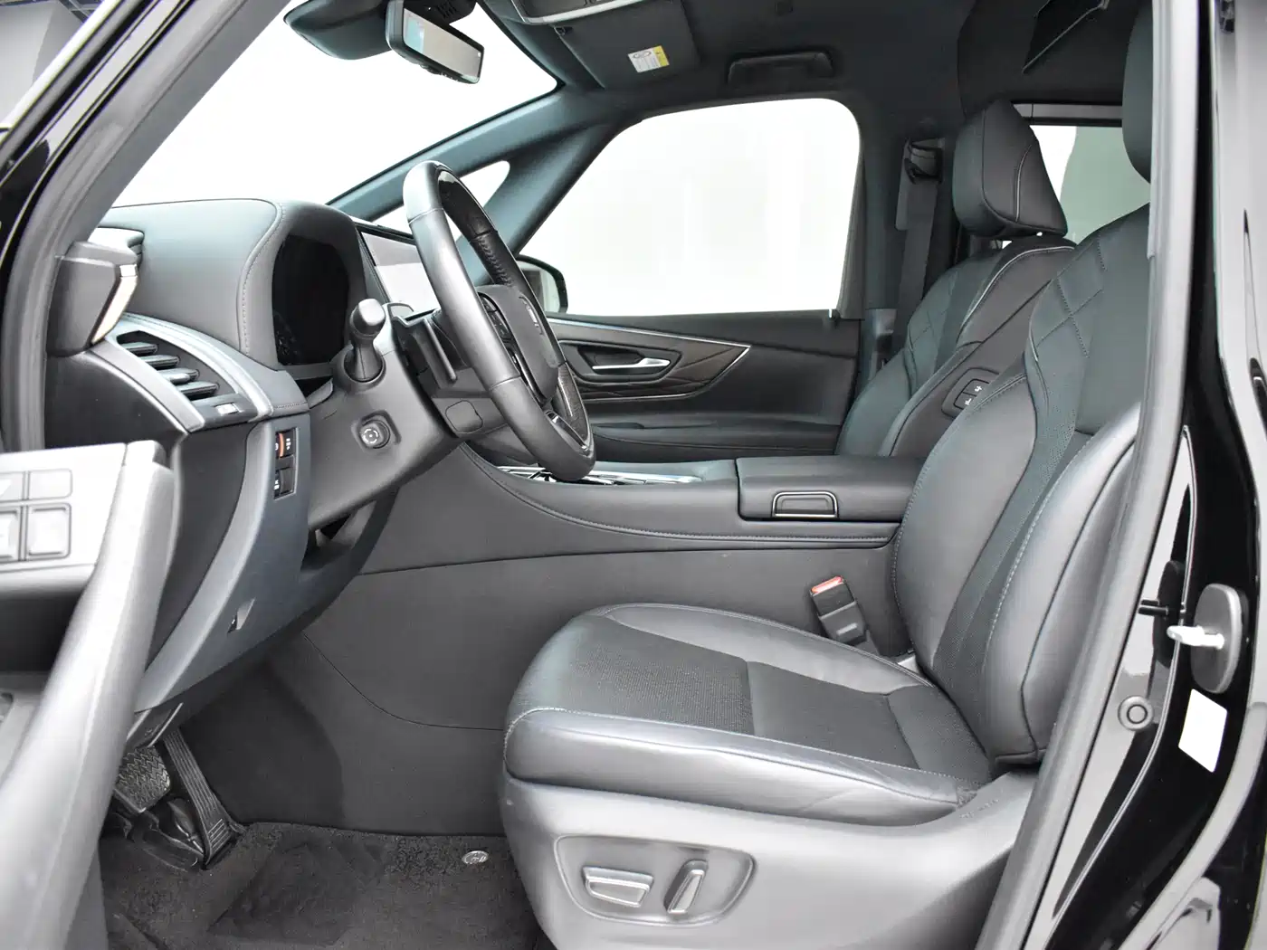 Toyota Vellfire 2024 Crown Hybrid 2.5L Executive Premium Edition фото 6