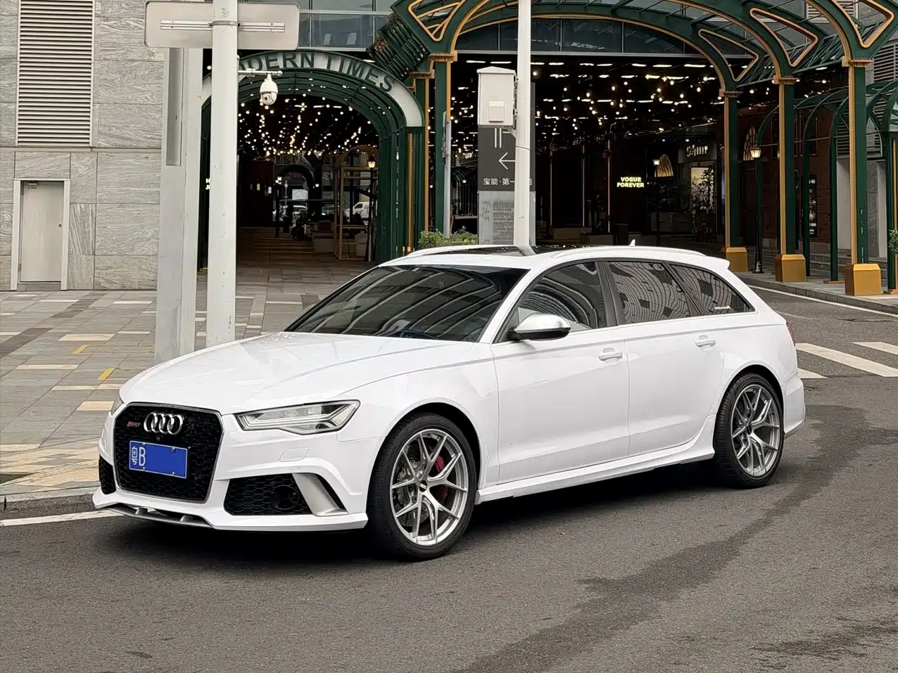 AUDI RS 6