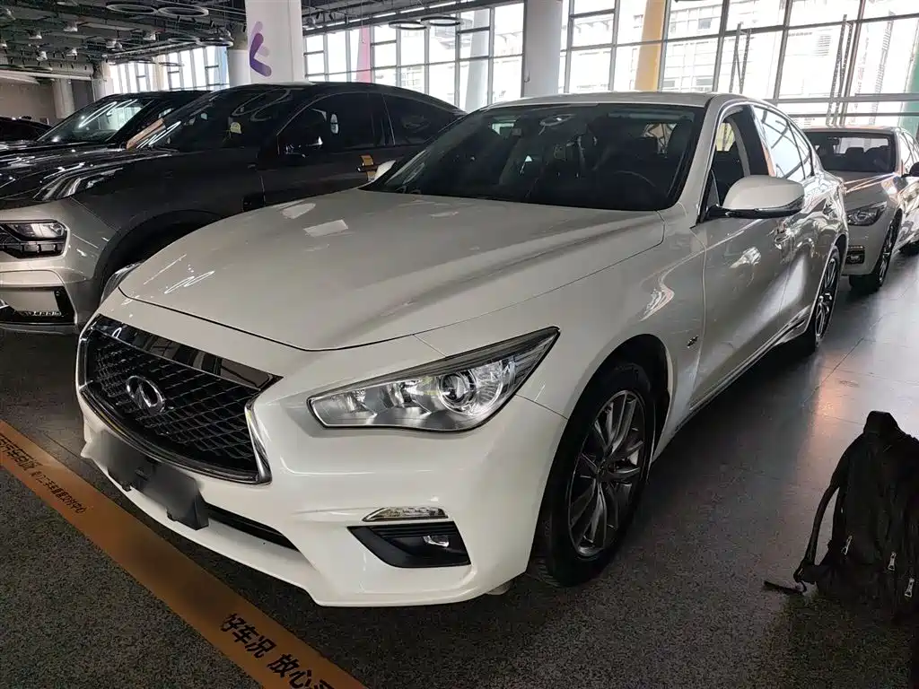 Infiniti Q50L 2018 2.0T Comfort (China VI)