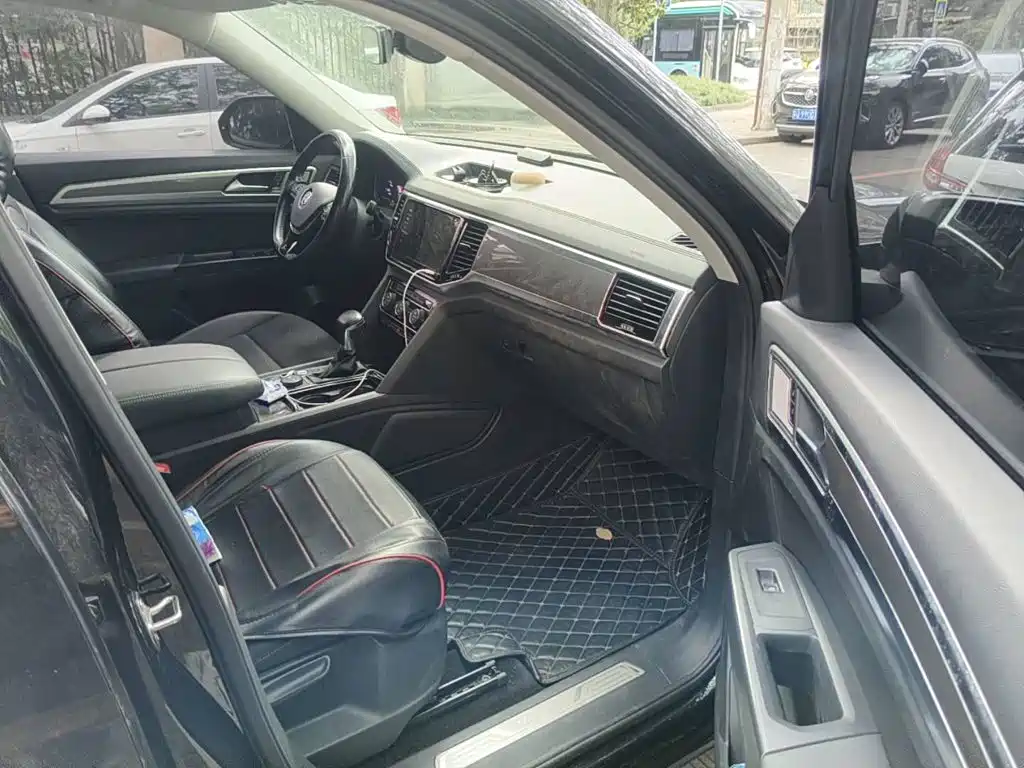 Photo 13 - Volkswagen Teramont