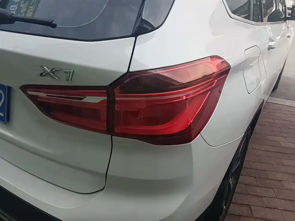 BMW X1 2016 sDrive18Li Luxury Model фото 8
