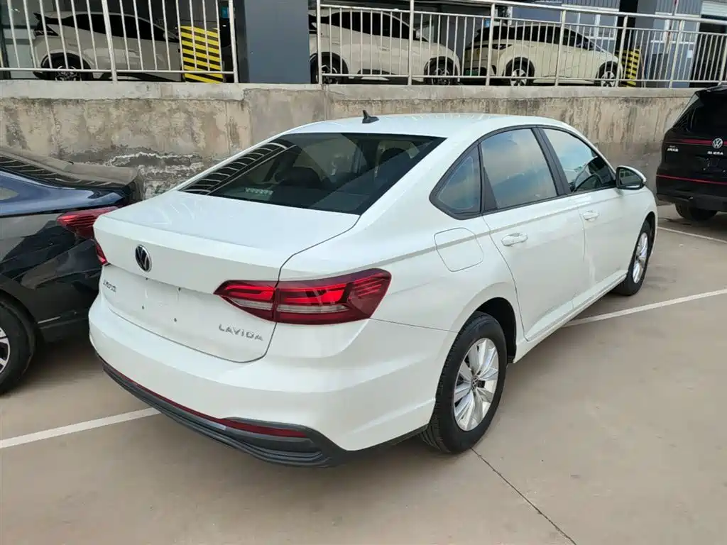Volkswagen Lavida 2024 Model 1.5L Automatic Delight Edition фото 7