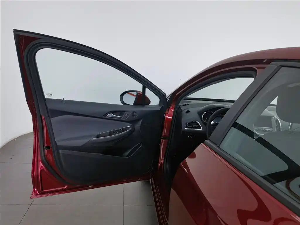 Chevrolet Cruze 2018 320 Automatic Pioneer Sunroof Edition фото 8