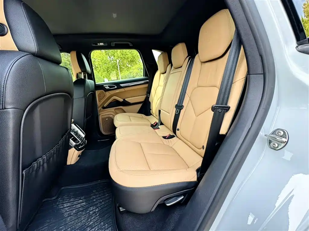 Porsche Cayenne 2014 Cayenne Platinum Edition 3.0T фото 14