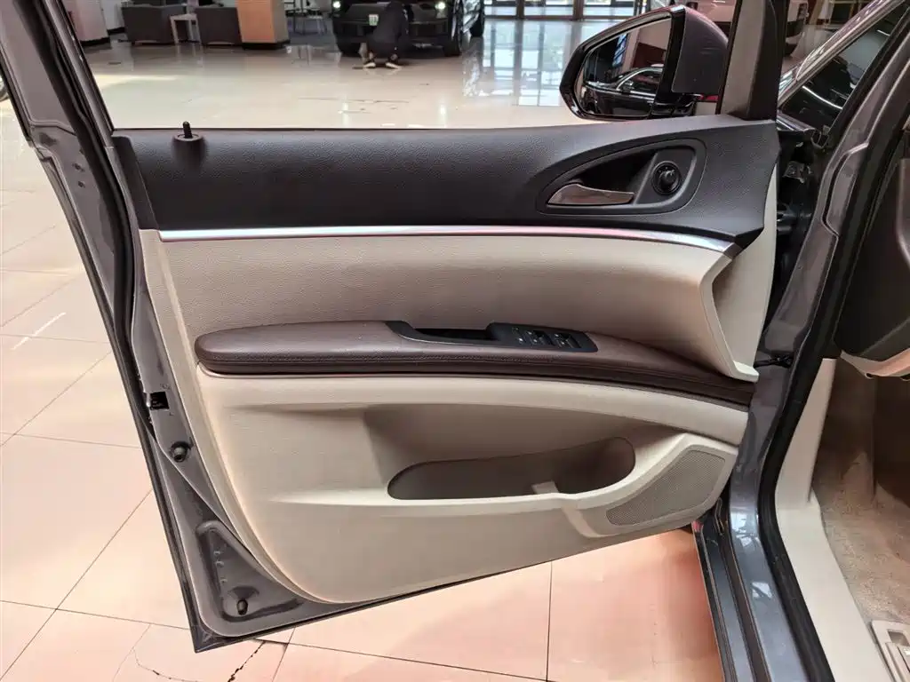 Buick GL8 2021 Land Business Class 652T Luxury фото 7