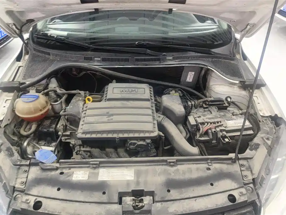 Volkswagen Jetta 2015 1.6L Auto Comfort фото 10