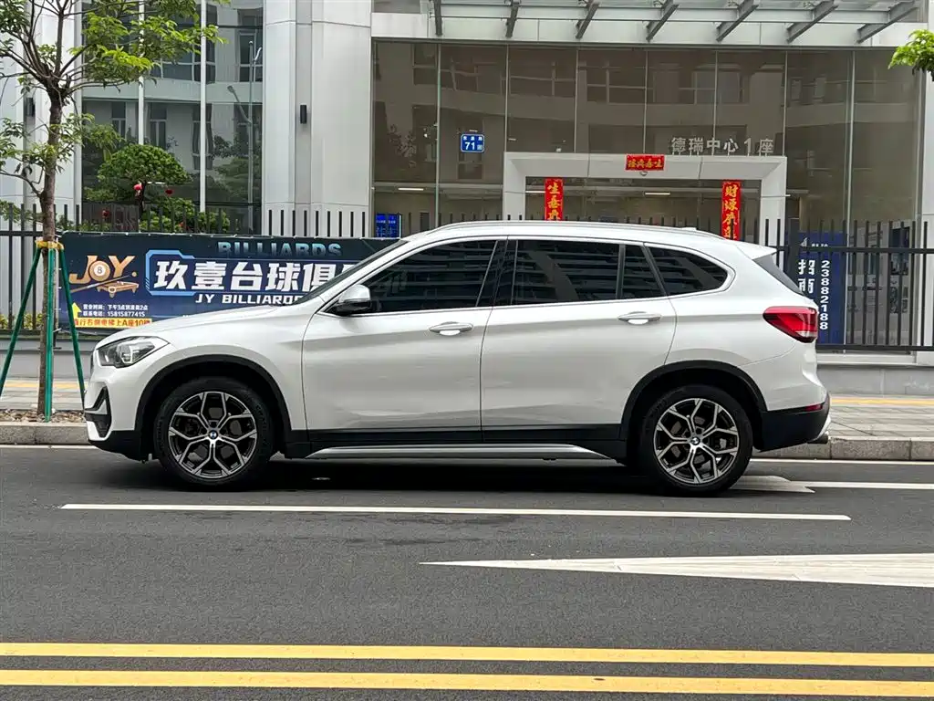 BMW X1 2021 Facelift sDrive20Li Premium фото 26