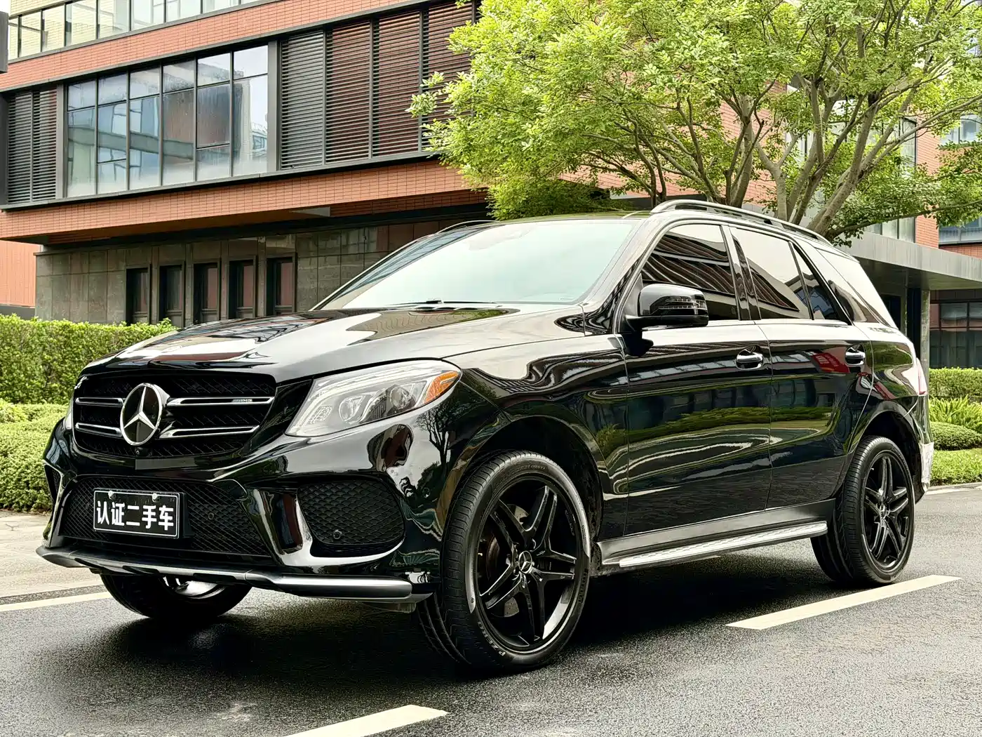 Mercedes-Benz GLE AMG 2017 AMG GLE 43 4MATIC