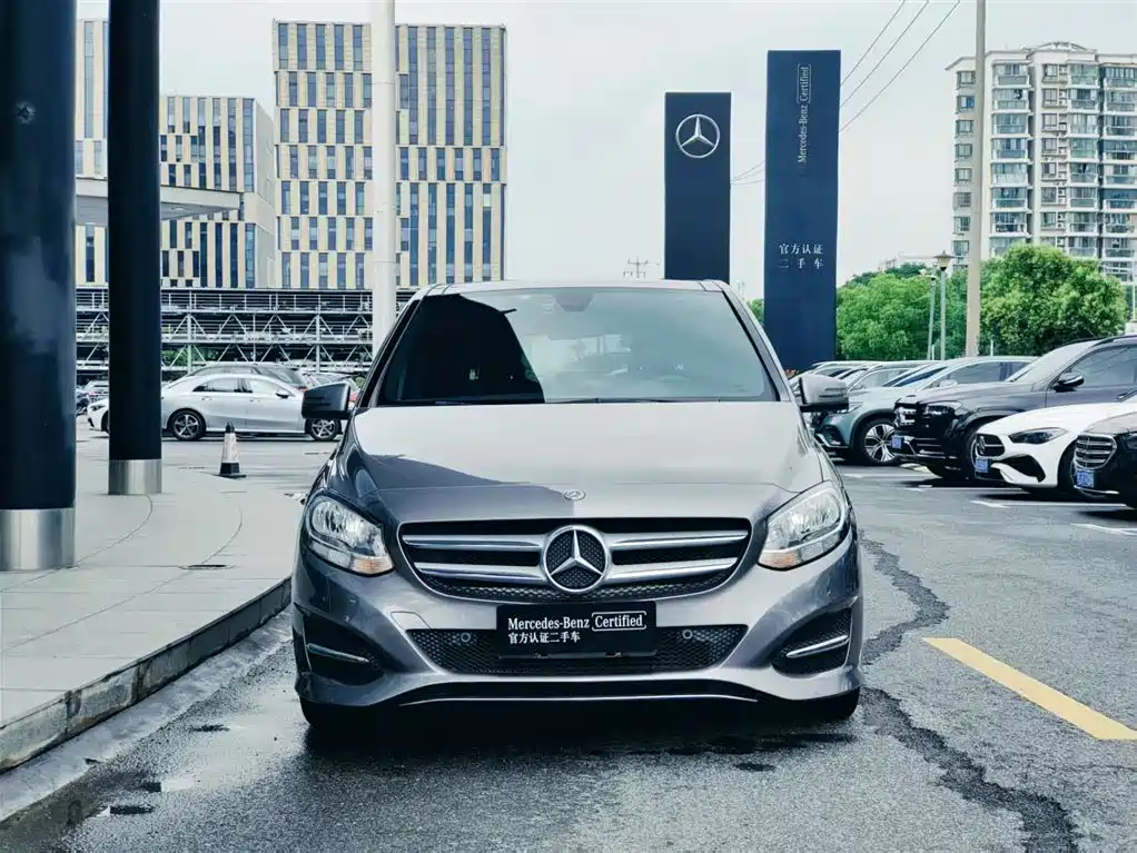 Mercedes-Benz B-Class 2018 B 200 Sport фото 2